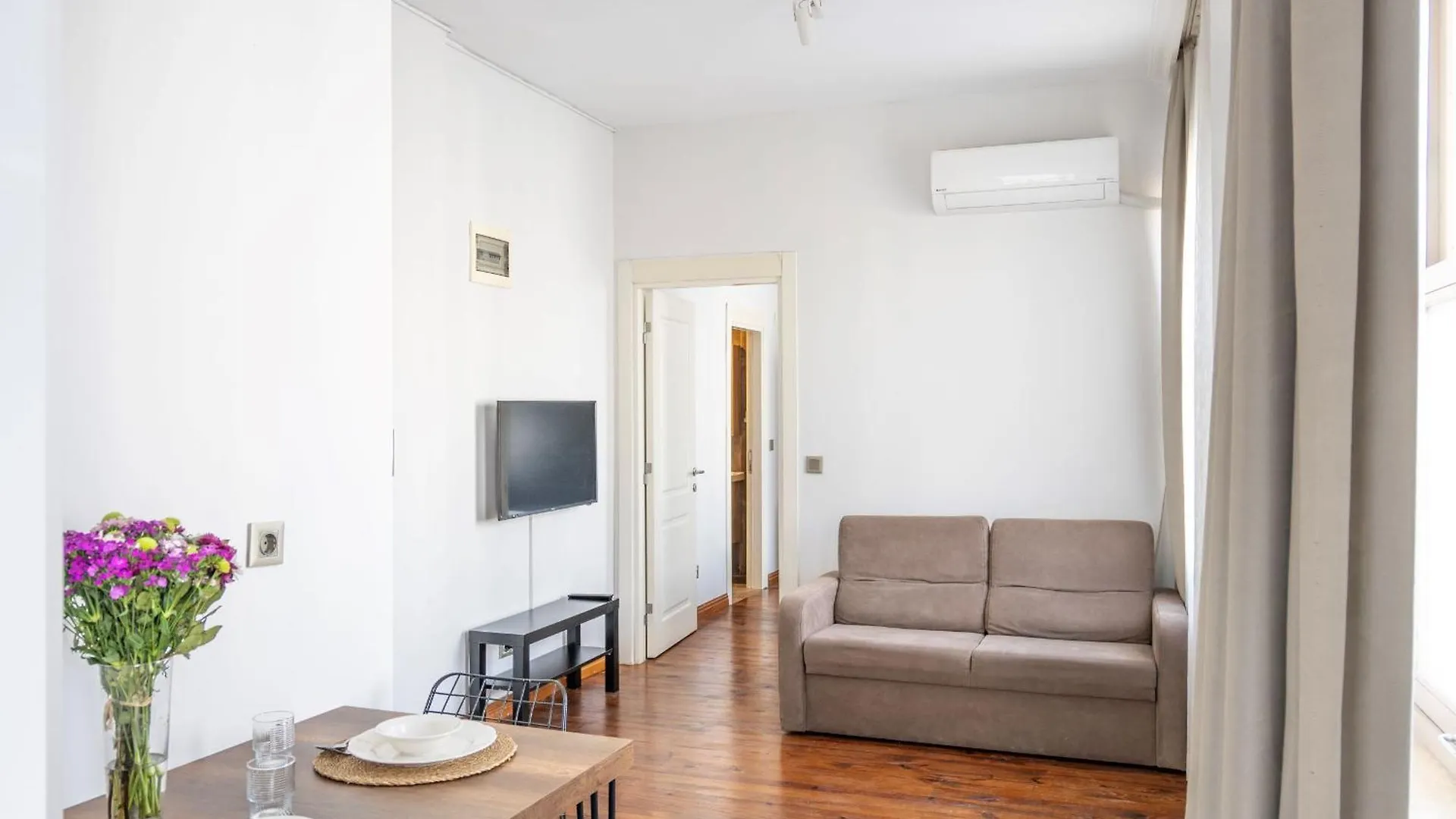 Eleven Aparts Istanbul 0*,